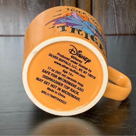 Trick or Treat Vampire Stitch 17oz Ceramic Halloween Mug - Picture 8 of 8